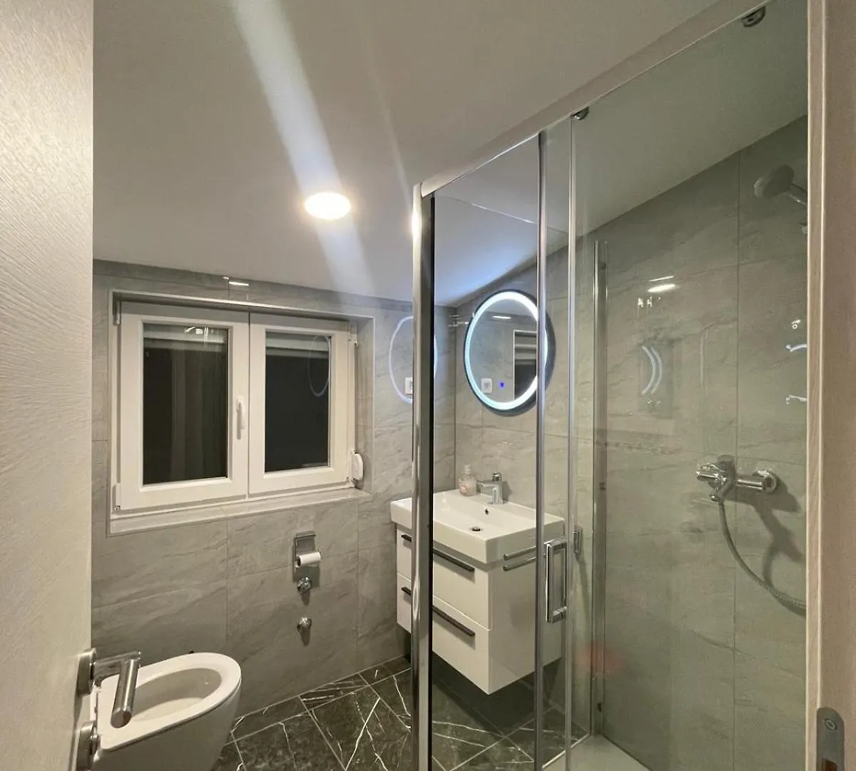 Vila White Pearl Vir